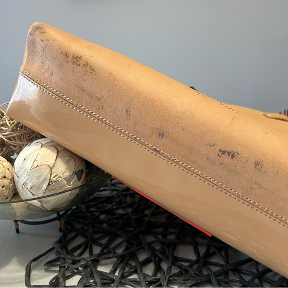 🌸🌼🌺 Consuela Brett Easy Tote Tan Patent Tote - Pink and Orange Floral Appliqués - Picture 13 of 16